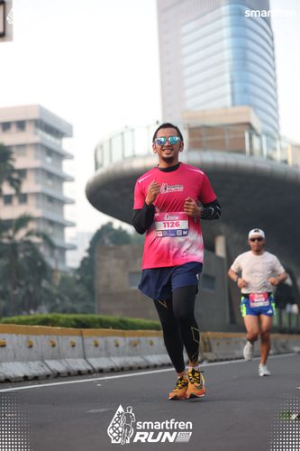 Race photo from Smartfren Run 2025 
