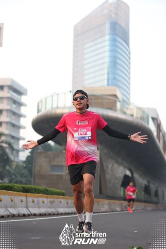 Race photo from Smartfren Run 2025 