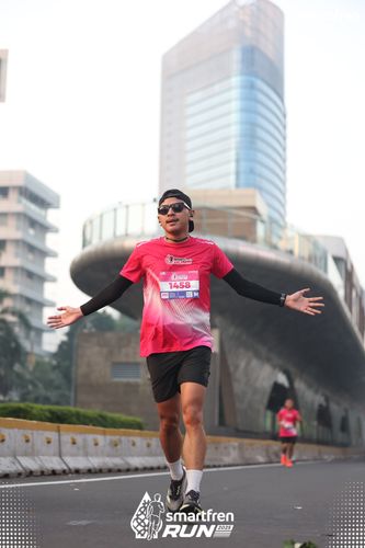 Race photo from Smartfren Run 2025 