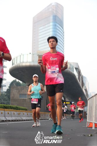 Race photo from Smartfren Run 2025 