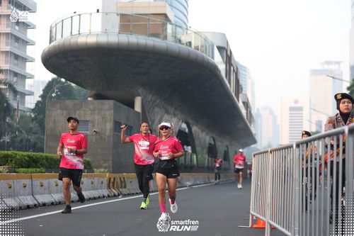 Race photo from Smartfren Run 2025 