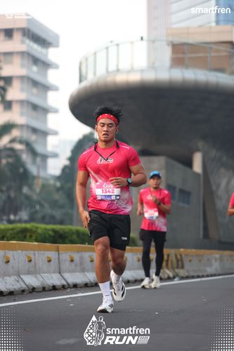 Race photo from Smartfren Run 2025 