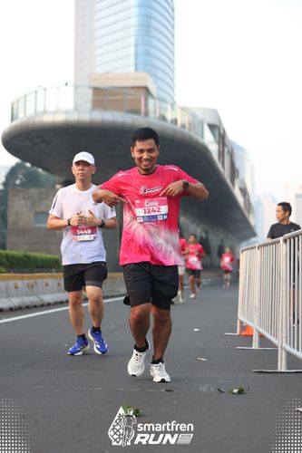 Race photo from Smartfren Run 2025 