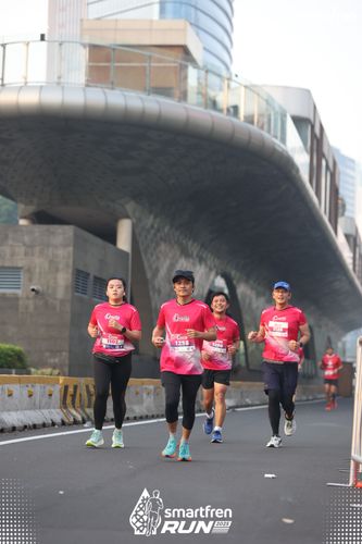 Race photo from Smartfren Run 2025 