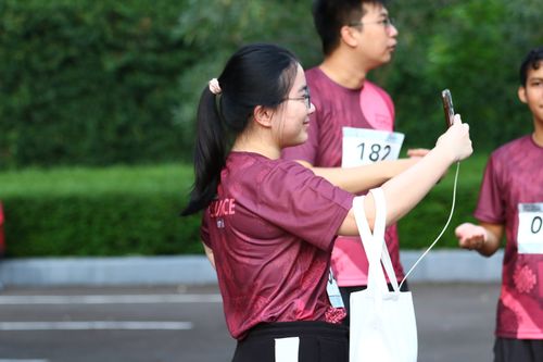 Race photo from Assurance Fun Run 2024