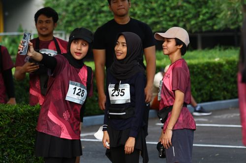 Race photo from Assurance Fun Run 2024