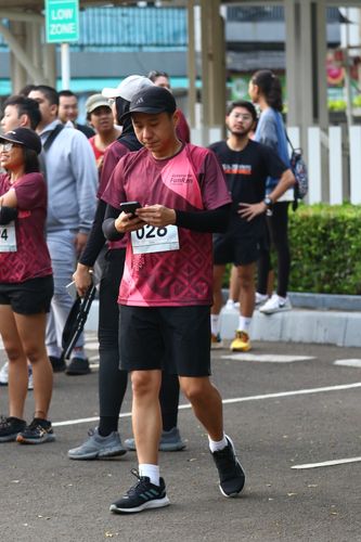 Race photo from Assurance Fun Run 2024