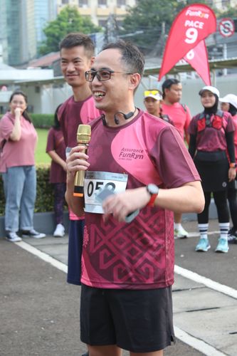 Race photo from Assurance Fun Run 2024