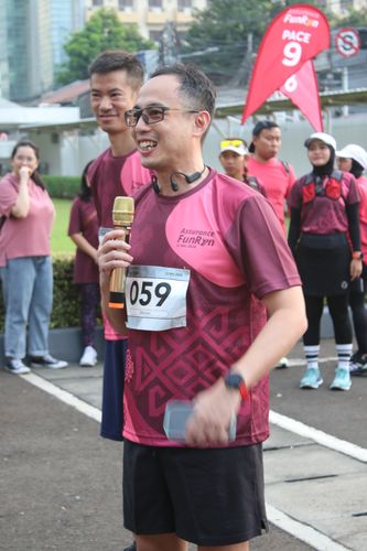 Race photo from Assurance Fun Run 2024