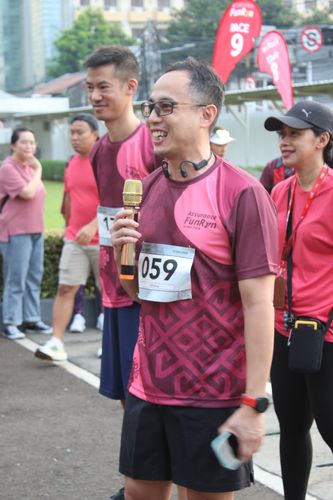 Race photo from Assurance Fun Run 2024