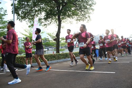 Race photo from Assurance Fun Run 2024
