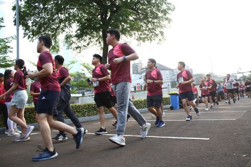 Race photo from Assurance Fun Run 2024