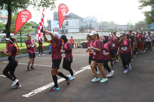 Race photo from Assurance Fun Run 2024
