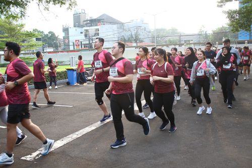 Race photo from Assurance Fun Run 2024