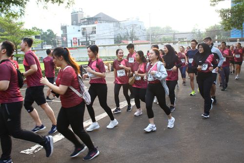 Race photo from Assurance Fun Run 2024