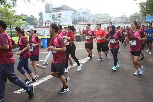 Race photo from Assurance Fun Run 2024