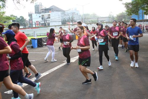 Race photo from Assurance Fun Run 2024