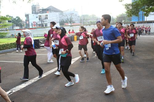 Race photo from Assurance Fun Run 2024