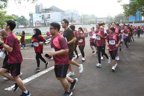 Race photo from Assurance Fun Run 2024