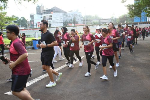 Race photo from Assurance Fun Run 2024