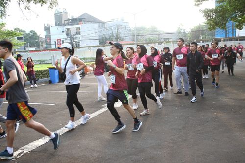 Race photo from Assurance Fun Run 2024