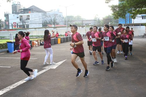 Race photo from Assurance Fun Run 2024
