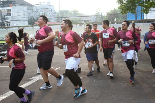 Race photo from Assurance Fun Run 2024