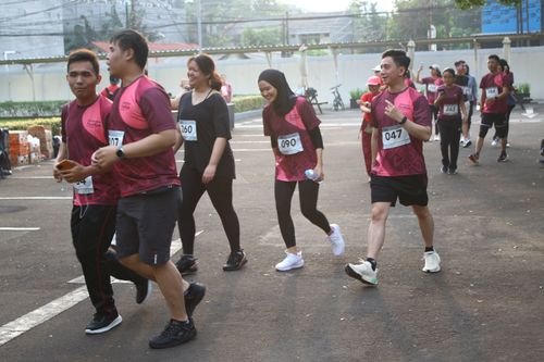 Race photo from Assurance Fun Run 2024
