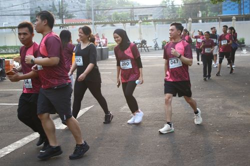 Race photo from Assurance Fun Run 2024