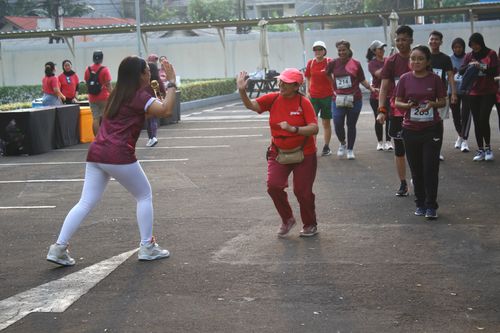Race photo from Assurance Fun Run 2024