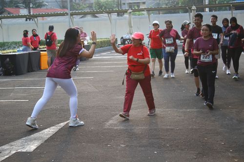 Race photo from Assurance Fun Run 2024
