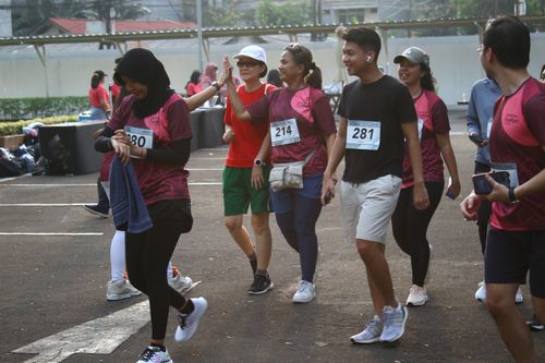 Race photo from Assurance Fun Run 2024