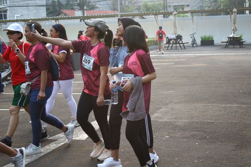 Race photo from Assurance Fun Run 2024