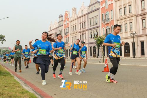 Race photo from ISOPlus Run 2024 Jakarta