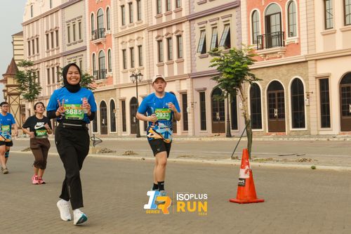 Race photo from ISOPlus Run 2024 Jakarta