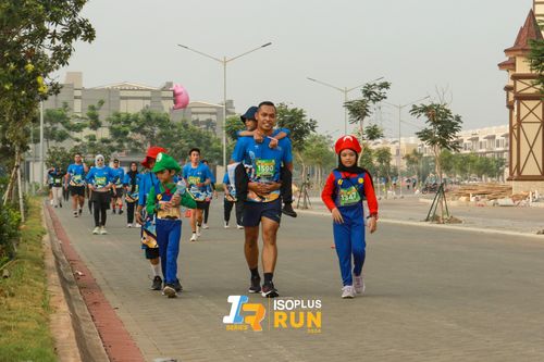 Race photo from ISOPlus Run 2024 Jakarta