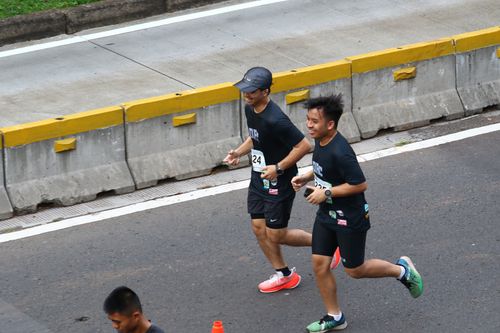 Race photo from Assurance Fun Run 2024