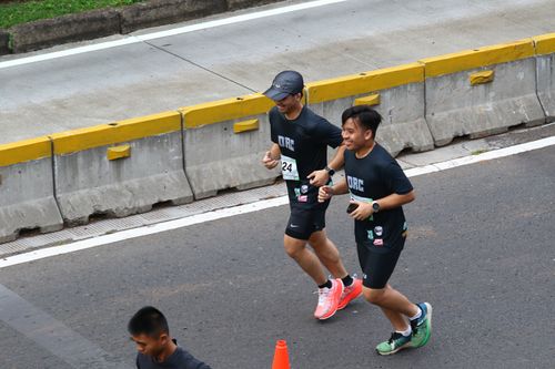 Race photo from Assurance Fun Run 2024