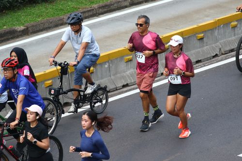 Race photo from Assurance Fun Run 2024