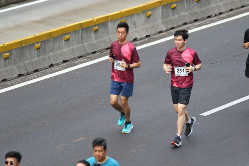 Race photo from Assurance Fun Run 2024