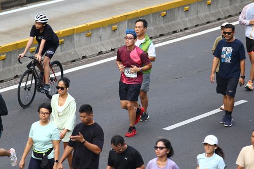 Race photo from Assurance Fun Run 2024