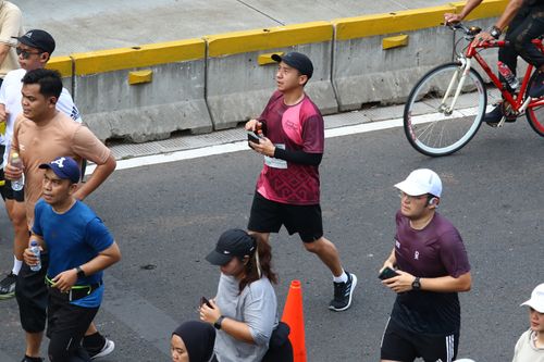 Race photo from Assurance Fun Run 2024