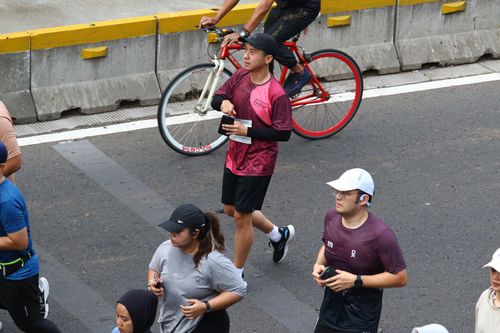 Race photo from Assurance Fun Run 2024