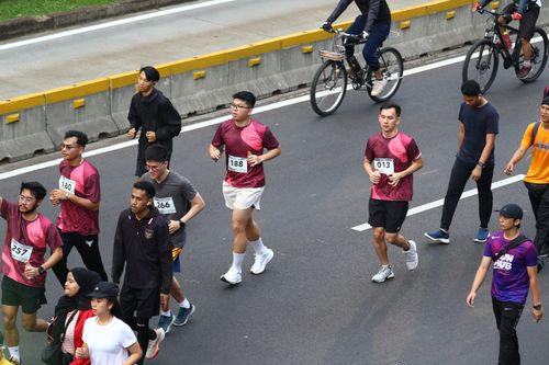 Race photo from Assurance Fun Run 2024