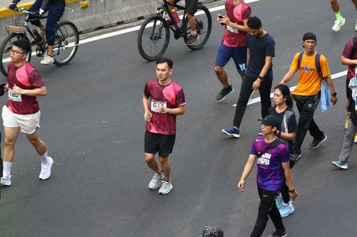 Race photo from Assurance Fun Run 2024