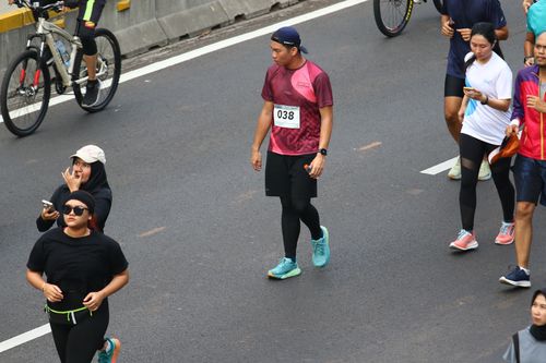 Race photo from Assurance Fun Run 2024
