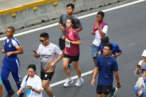 Race photo from Assurance Fun Run 2024