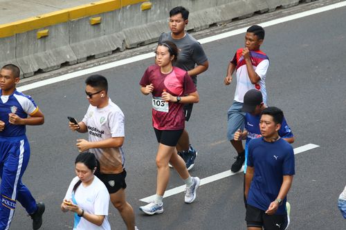 Race photo from Assurance Fun Run 2024