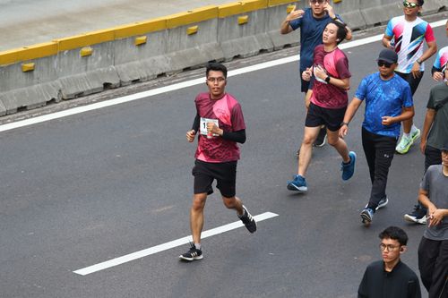 Race photo from Assurance Fun Run 2024