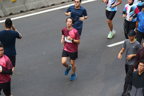 Race photo from Assurance Fun Run 2024